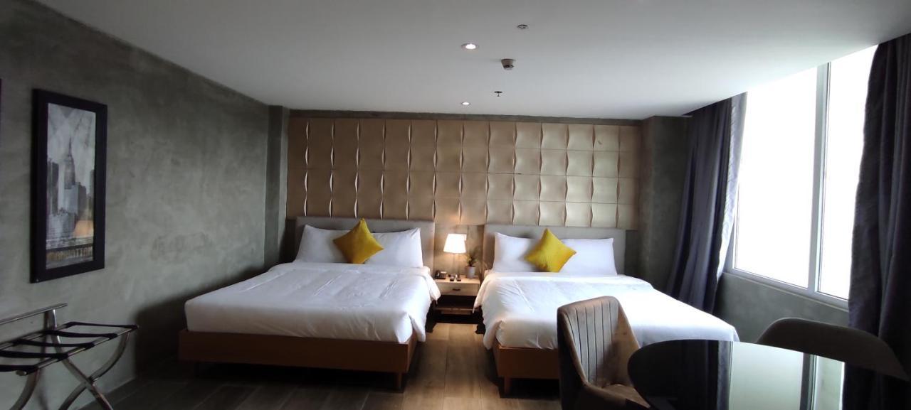City Park Hotel Residences Taguig Exteriör bild